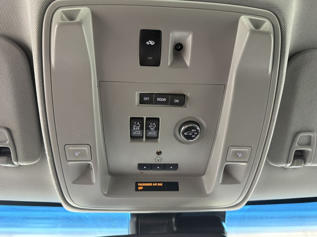 2015 Cadillac Escalade Image 22