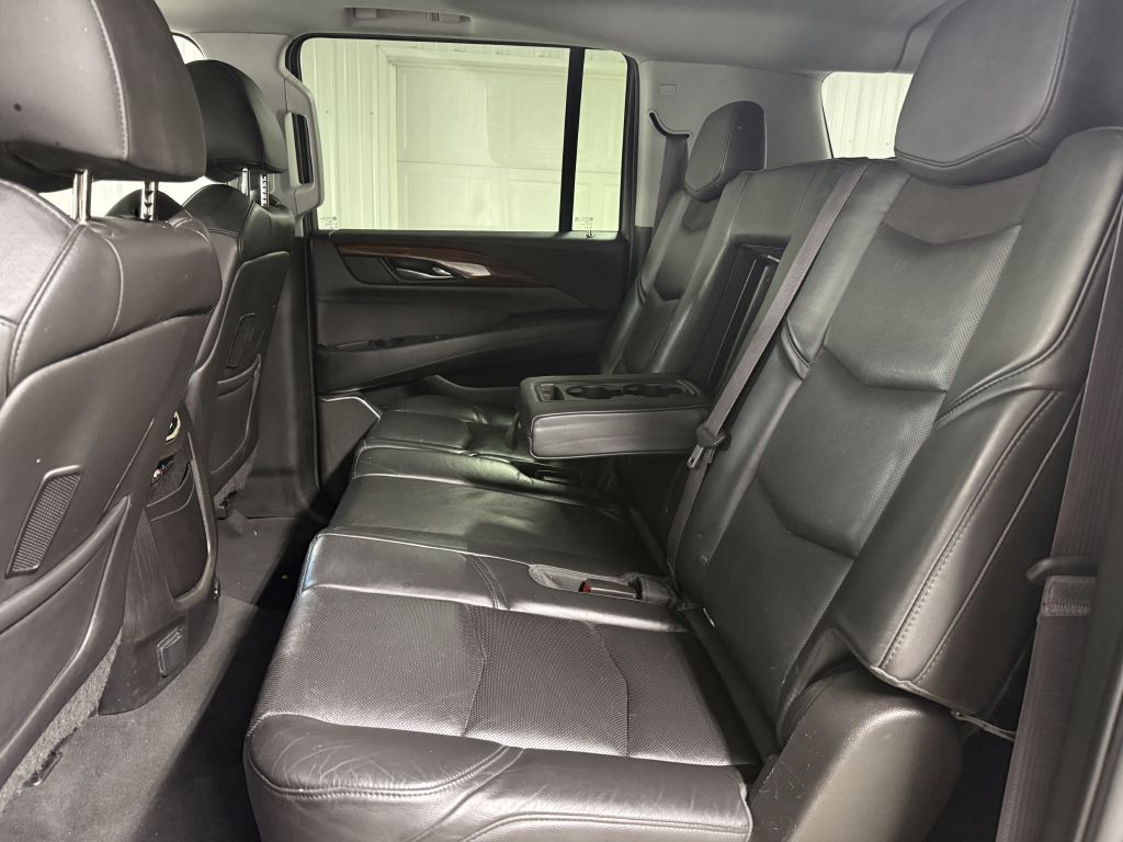 2015 Cadillac Escalade Image 26