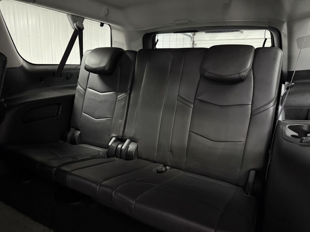2015 Cadillac Escalade Image 29