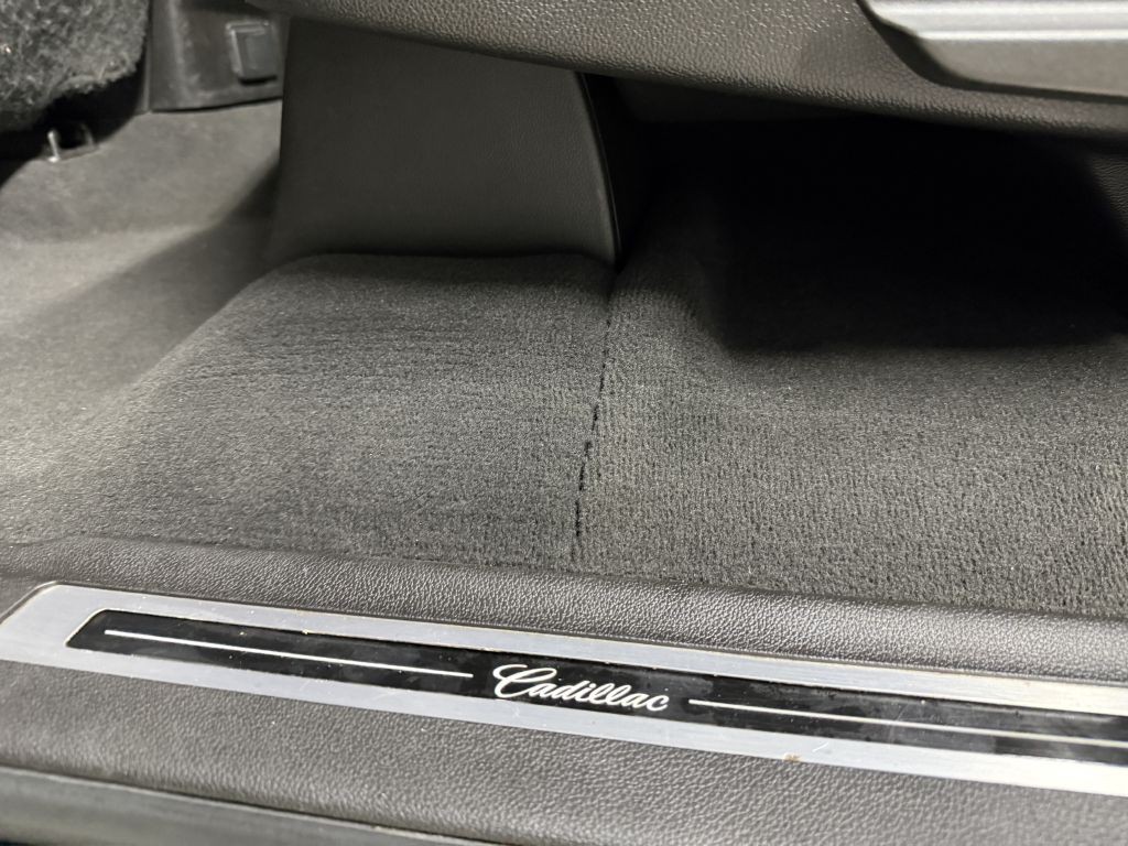 2015 Cadillac Escalade Image 32