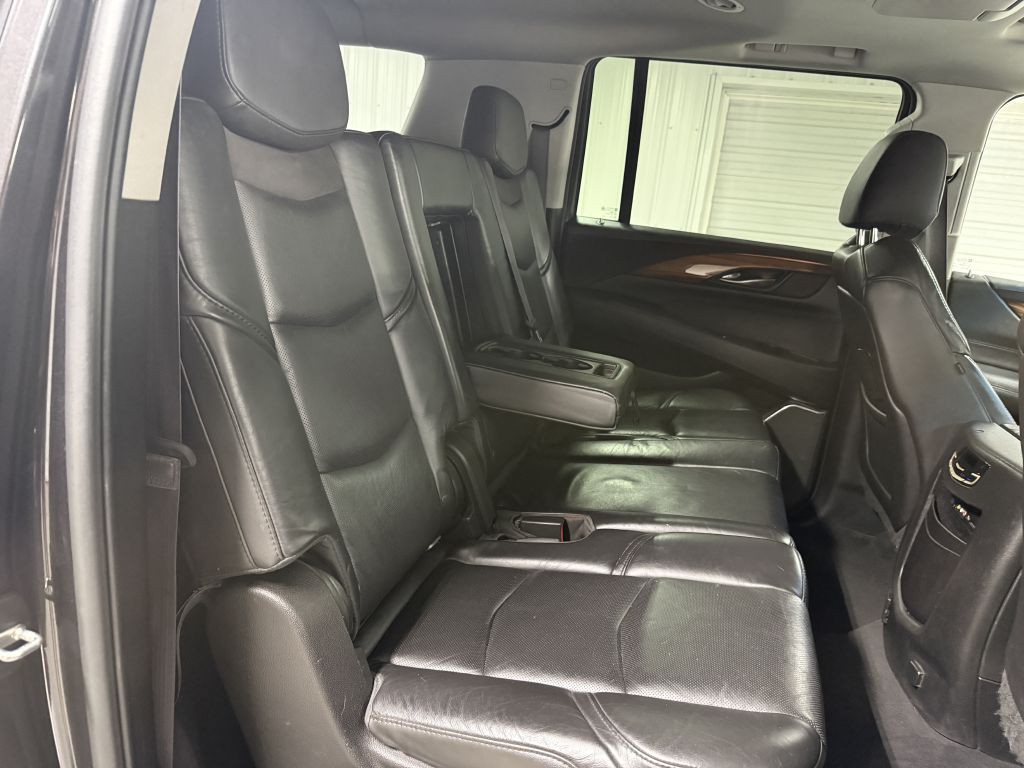 2015 Cadillac Escalade Image 37