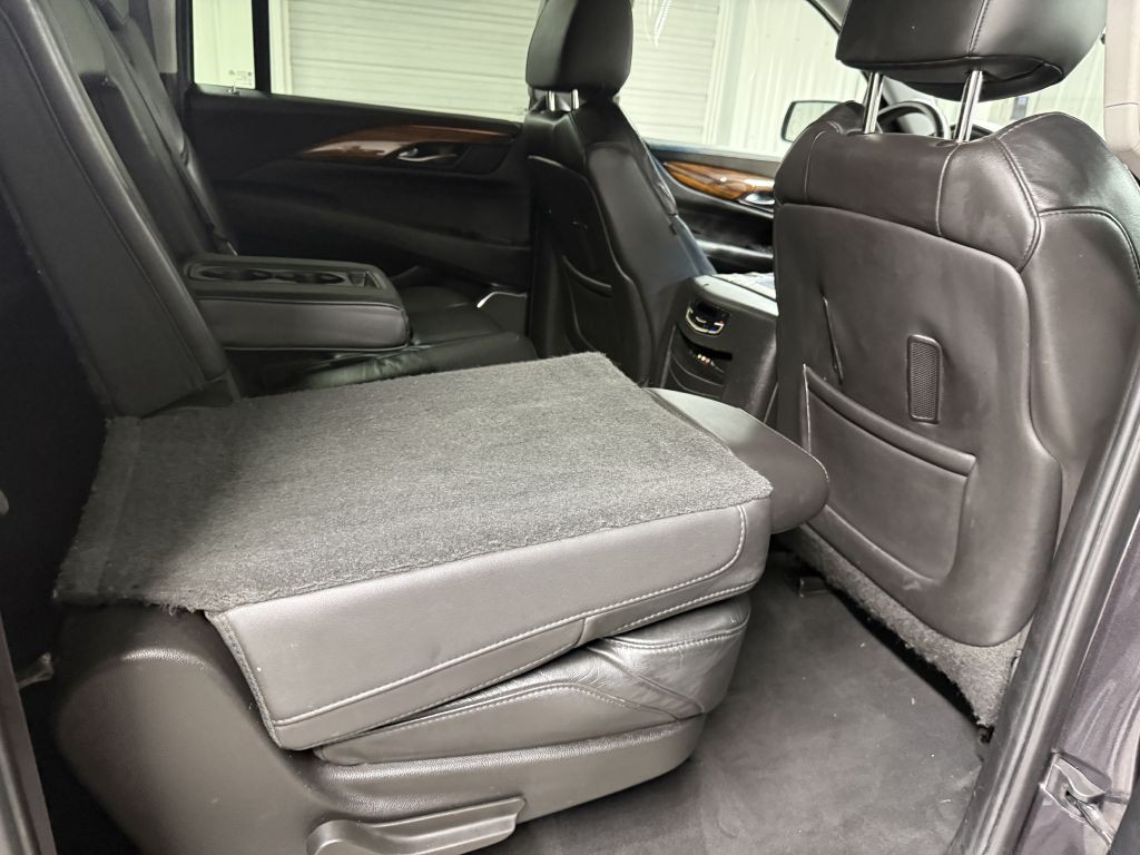 2015 Cadillac Escalade Image 39