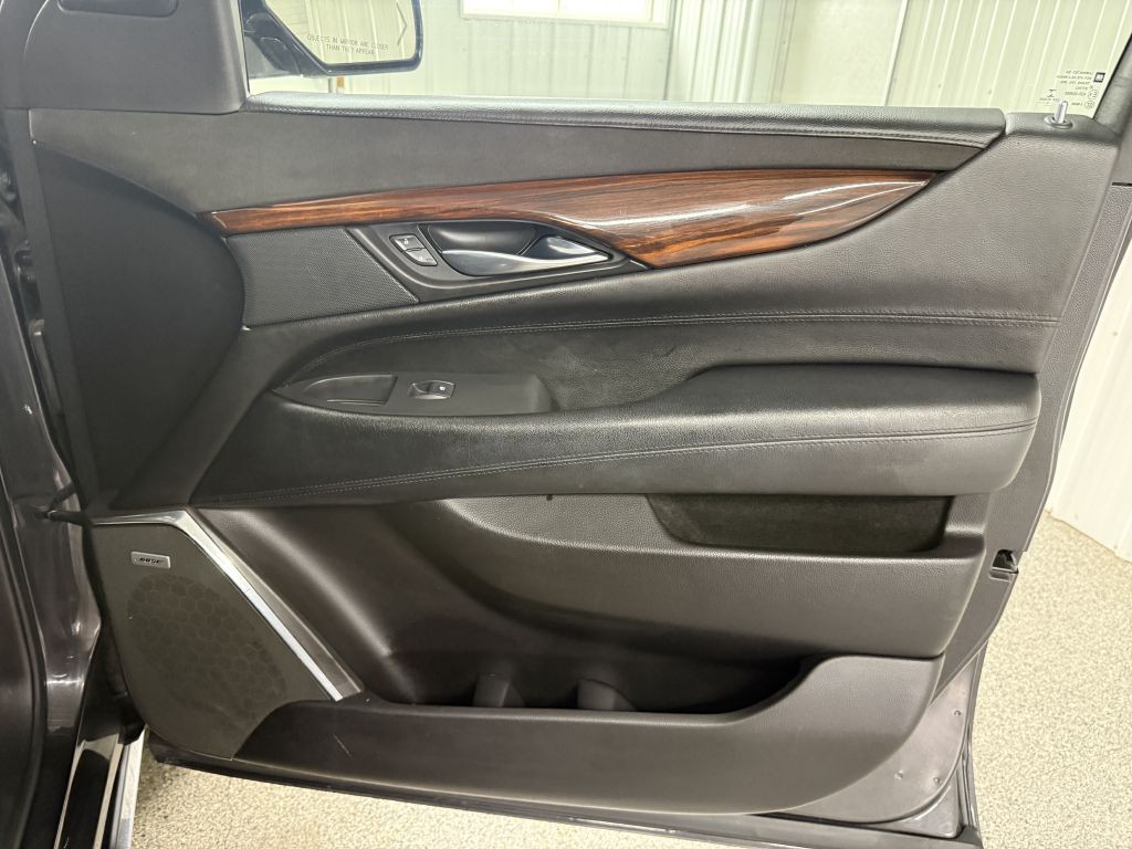 2015 Cadillac Escalade Image 44