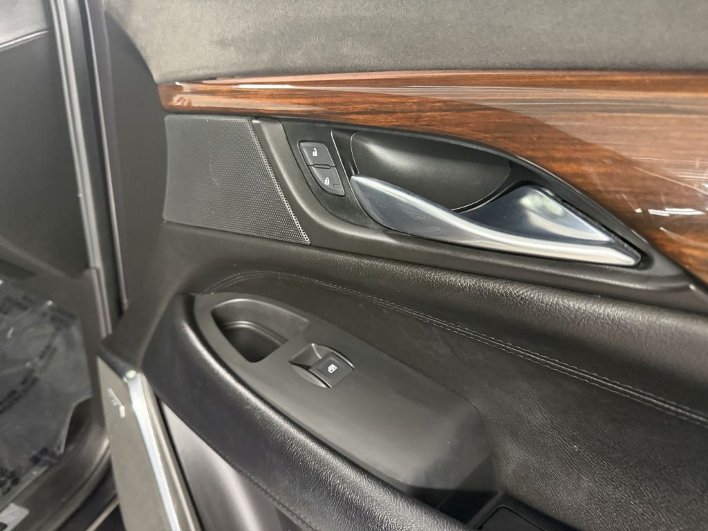 2015 Cadillac Escalade Image 45