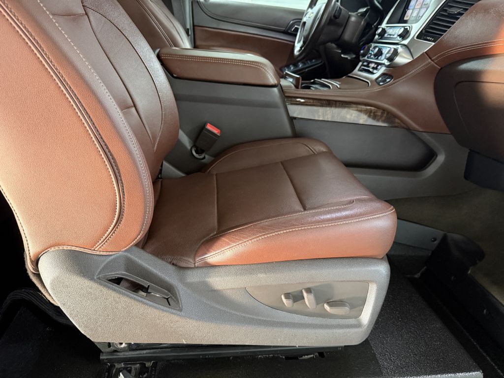 2017 Chevrolet Suburban Image 10