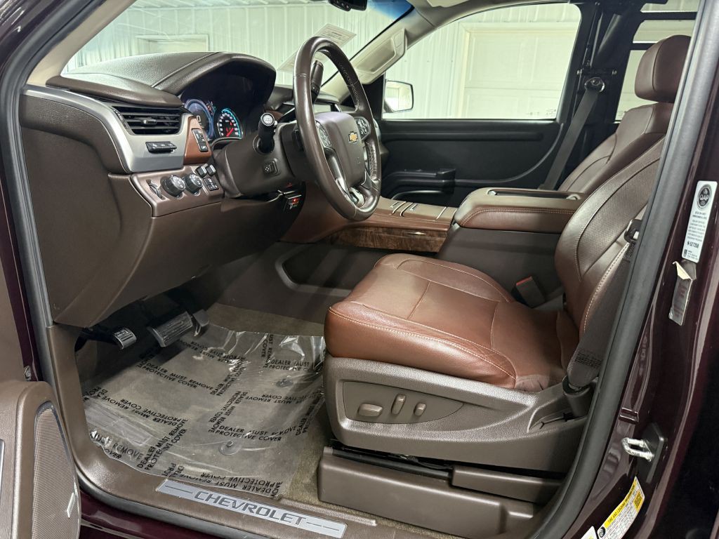 2017 Chevrolet Suburban Image 25