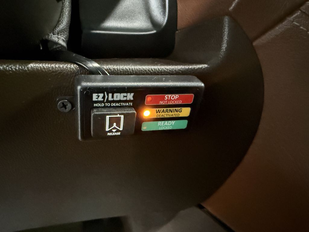 2017 Chevrolet Suburban Image 32