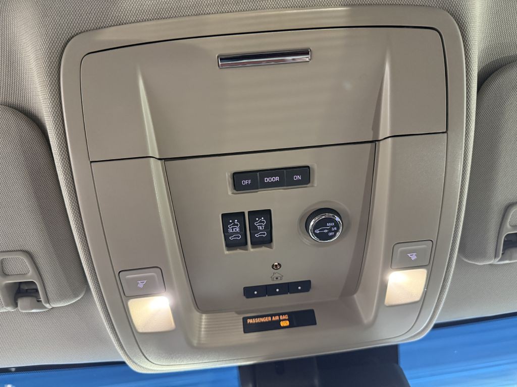 2017 Chevrolet Suburban Image 39