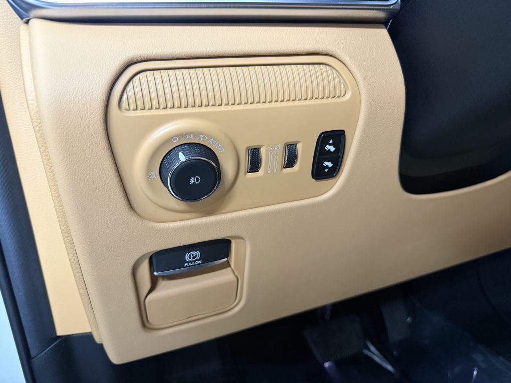 2022 Jeep Grand Cherokee Image 13