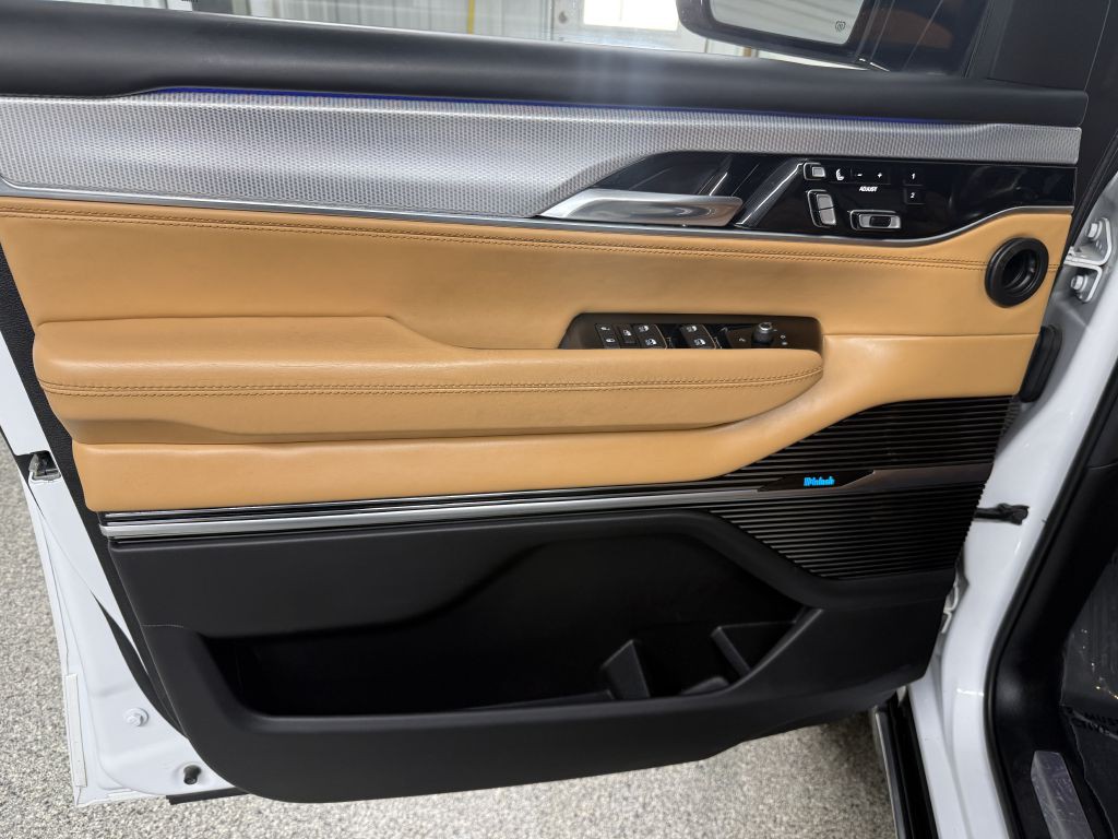 2022 Jeep Grand Cherokee Image 25