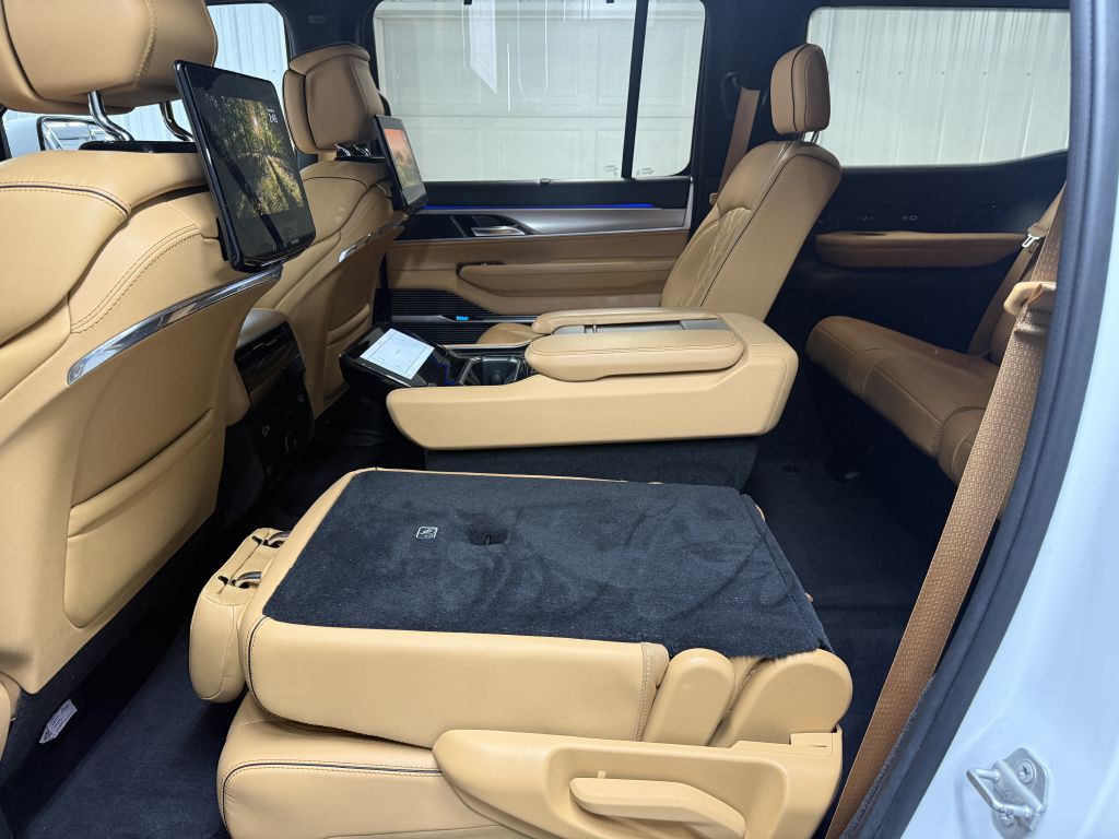 2022 Jeep Grand Cherokee Image 32