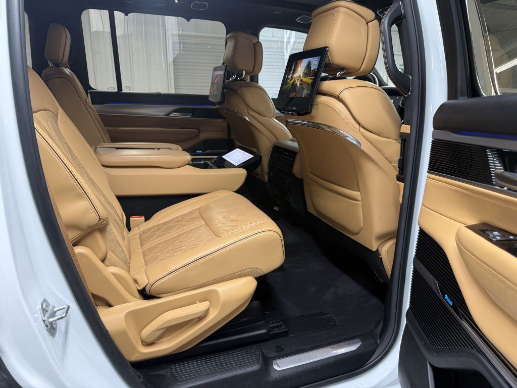 2022 Jeep Grand Cherokee Image 37