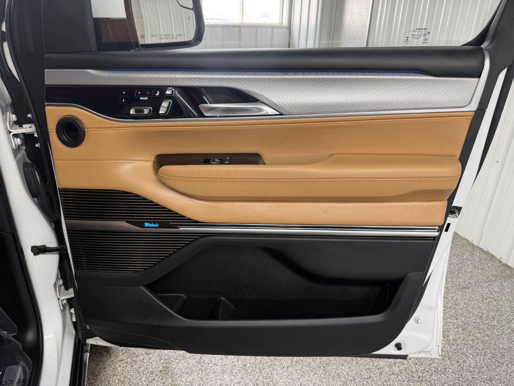 2022 Jeep Grand Cherokee Image 43