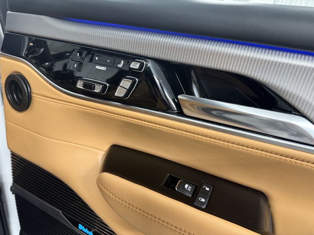 2022 Jeep Grand Cherokee Image 44