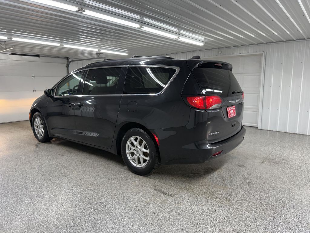 2021 Chrysler Voyager Image 4