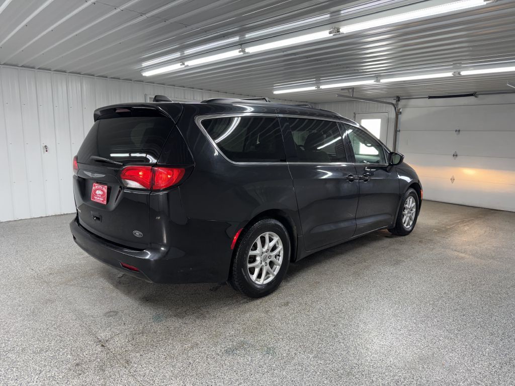 2021 Chrysler Voyager Image 6