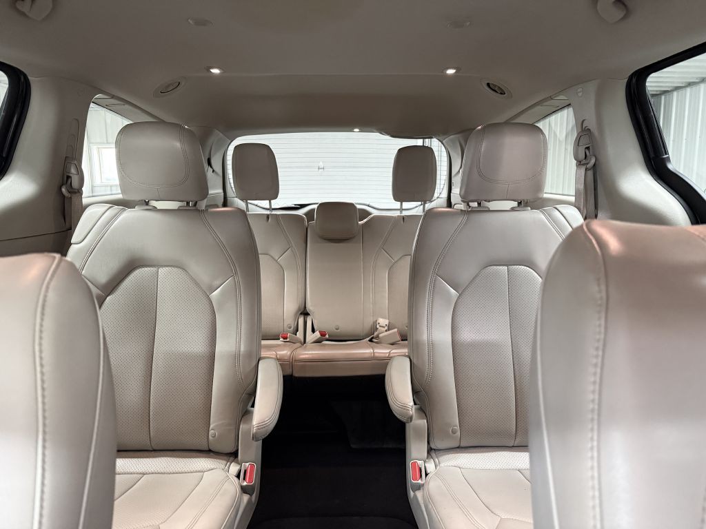 2021 Chrysler Voyager Image 11