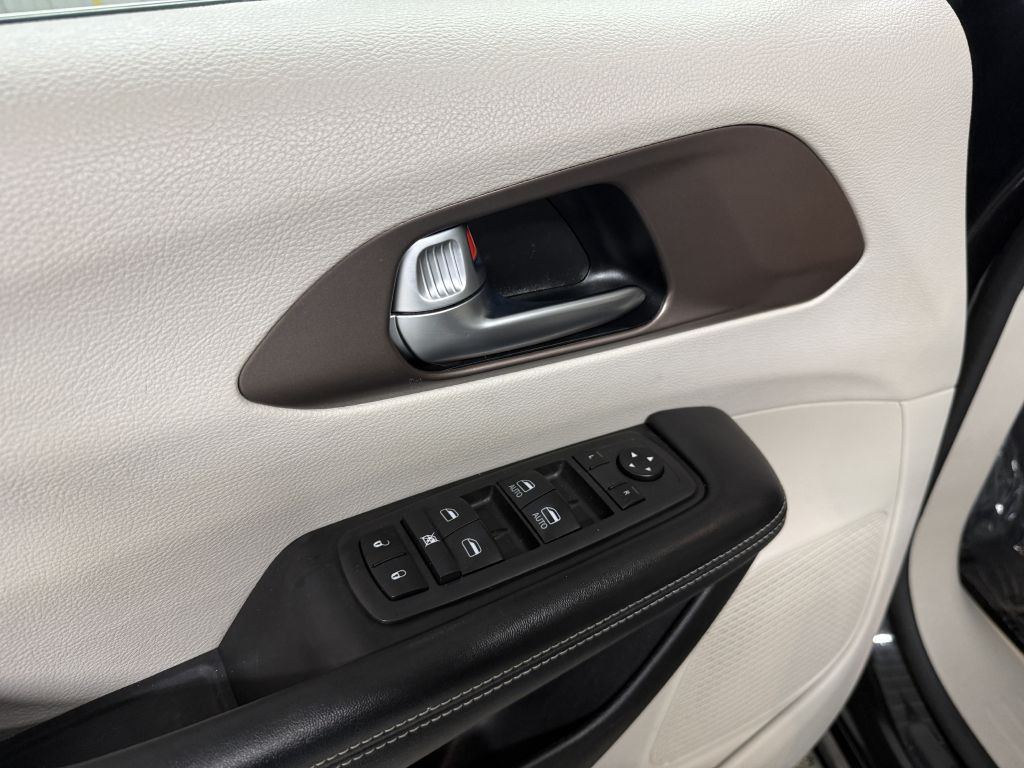 2021 Chrysler Voyager Image 21