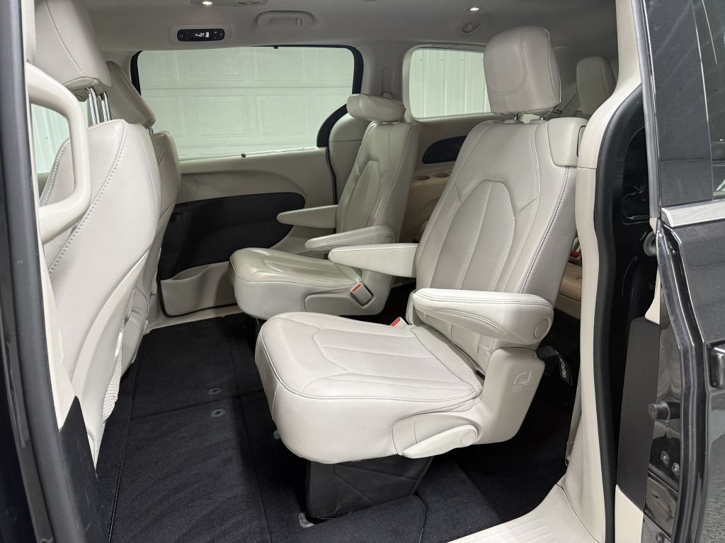 2021 Chrysler Voyager Image 22