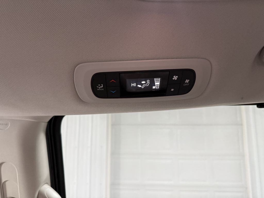 2021 Chrysler Voyager Image 27