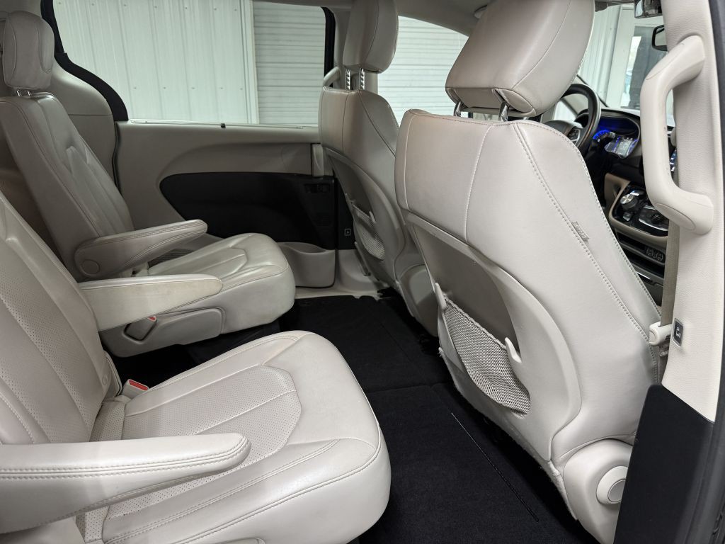 2021 Chrysler Voyager Image 35