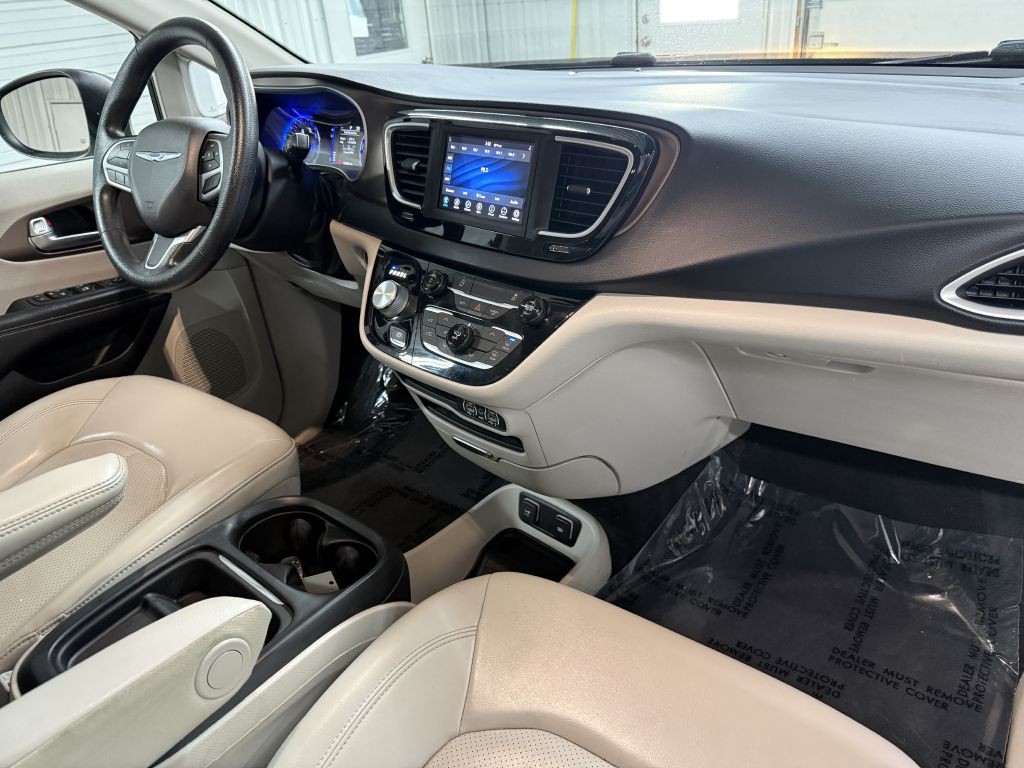 2021 Chrysler Voyager Image 40