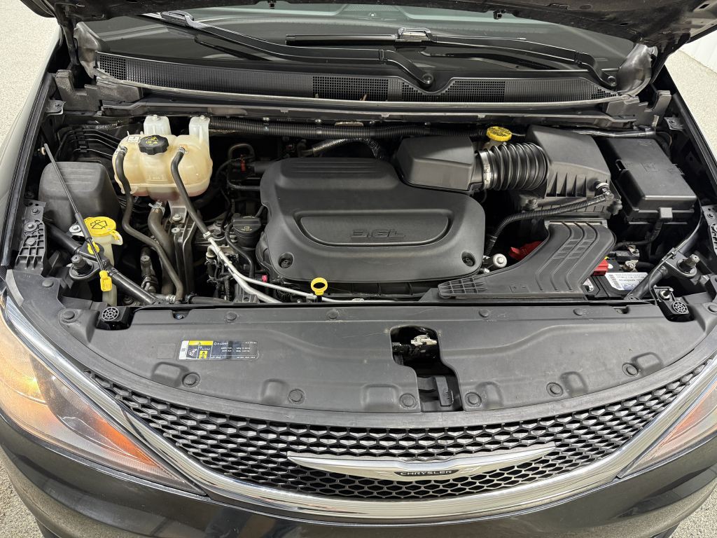 2021 Chrysler Voyager Image 44