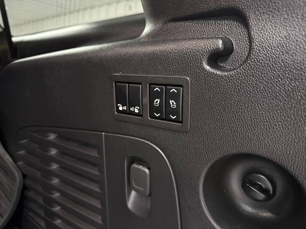 2018 GMC Yukon Image 38