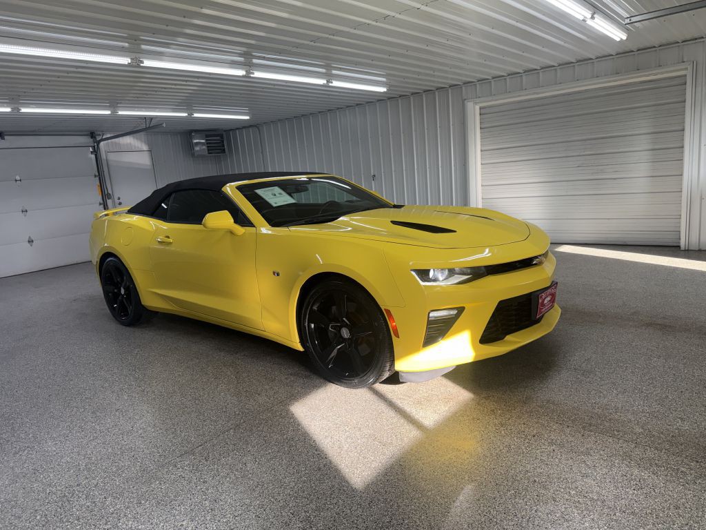 2017 Chevrolet Camaro Image 2