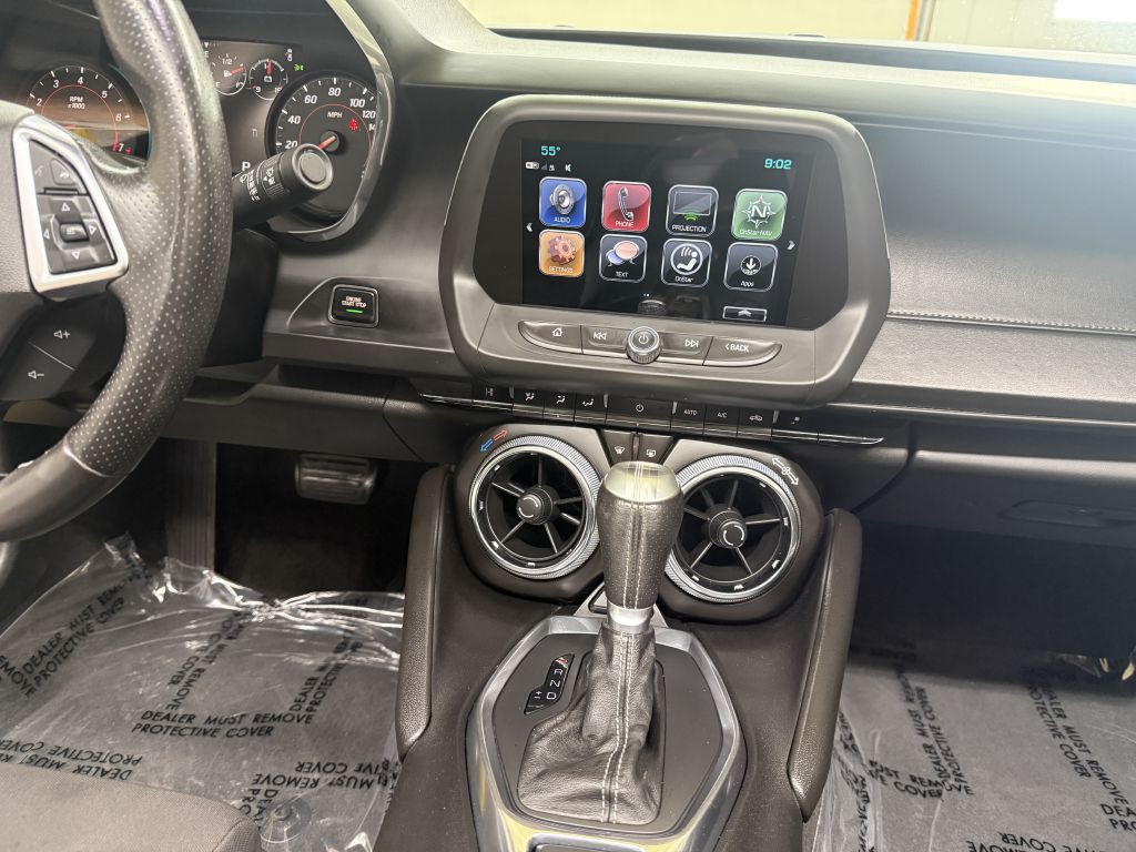 2017 Chevrolet Camaro Image 16