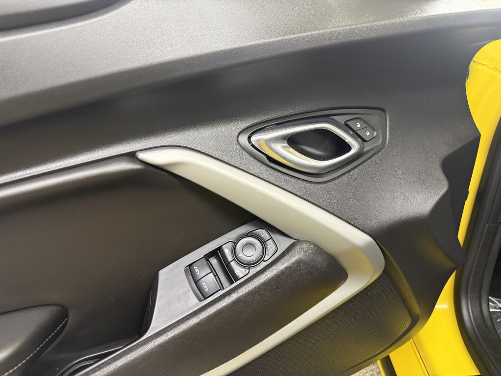 2017 Chevrolet Camaro Image 25