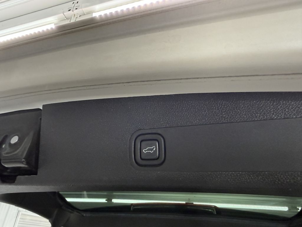 2012 GMC Yukon Image 33