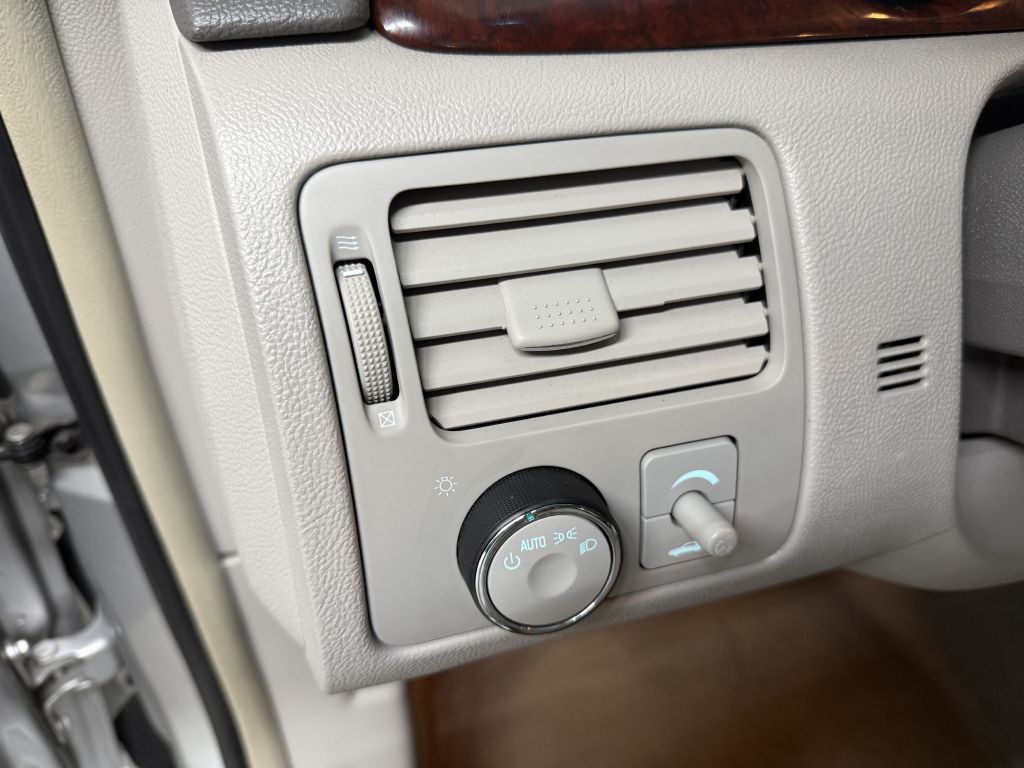 2009 Buick Lucerne Image 15