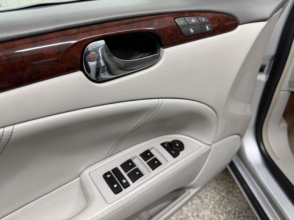 2009 Buick Lucerne Image 24