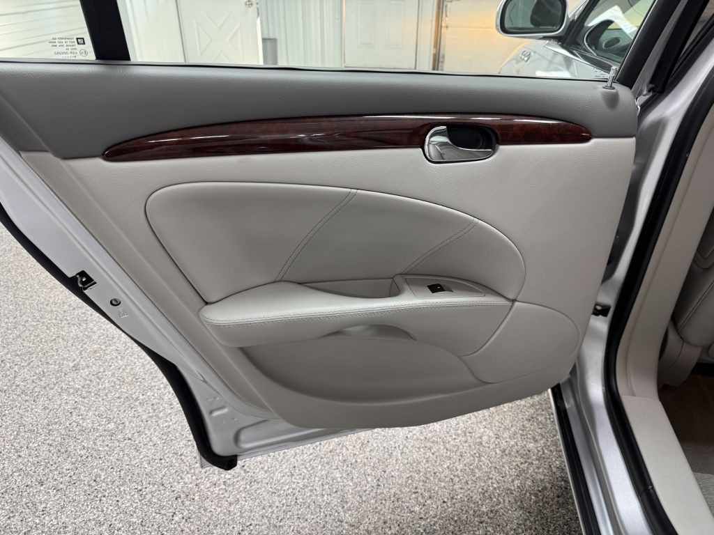 2009 Buick Lucerne Image 28