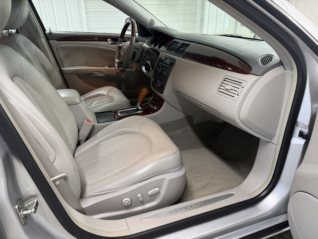 2009 Buick Lucerne Image 32
