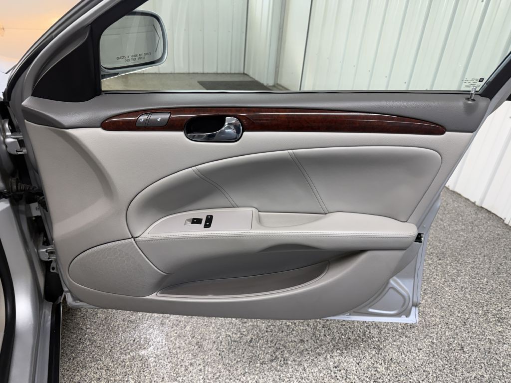 2009 Buick Lucerne Image 35