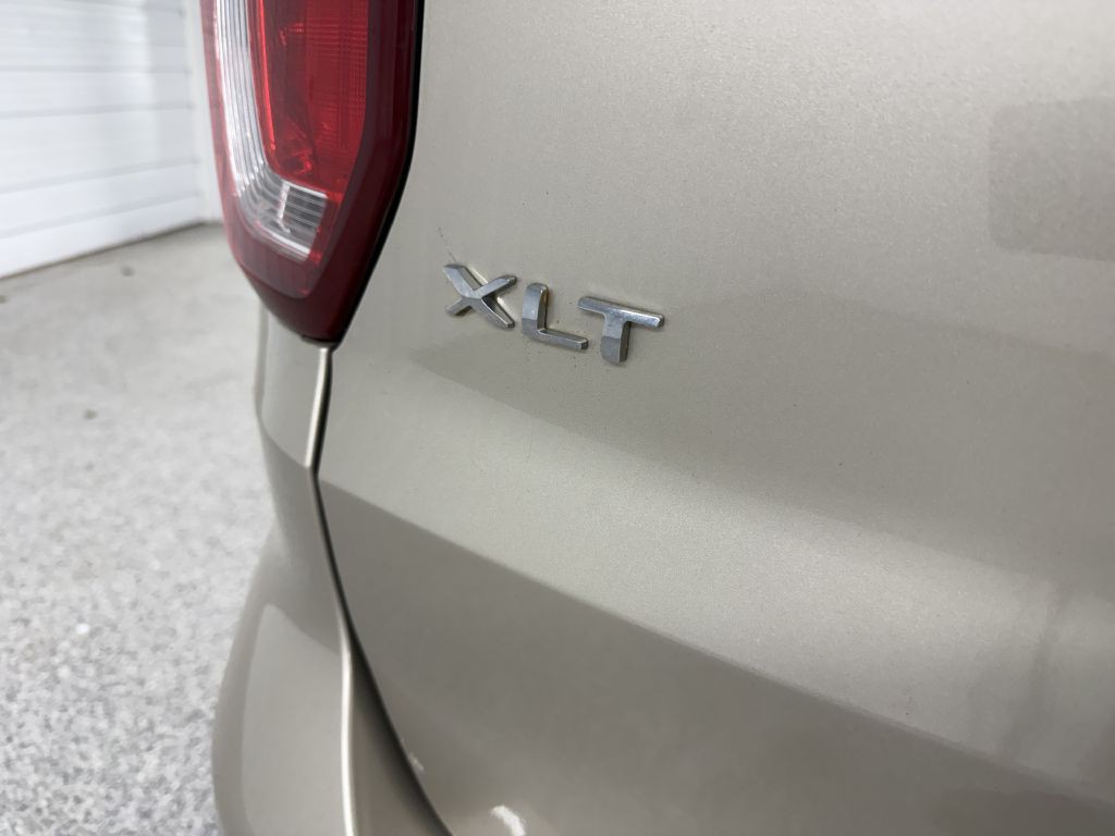 2017 Ford Explorer Image 8