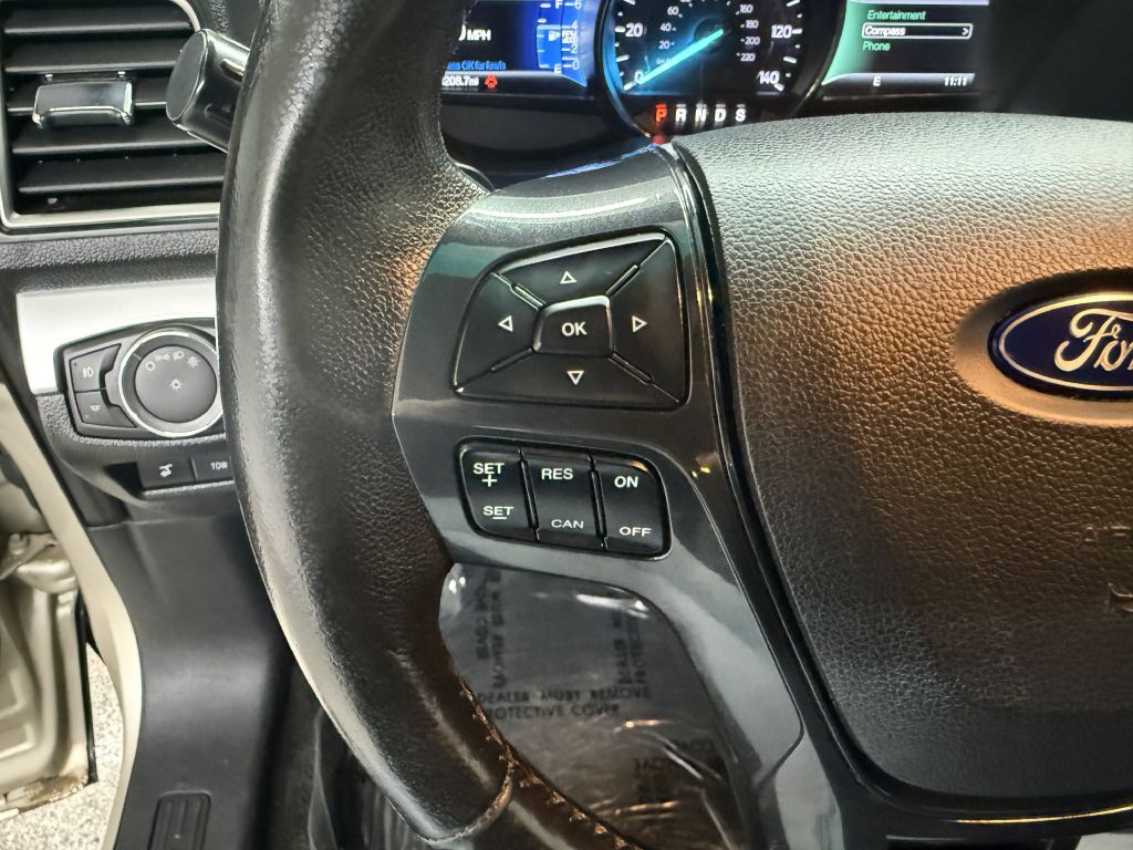 2017 Ford Explorer Image 17