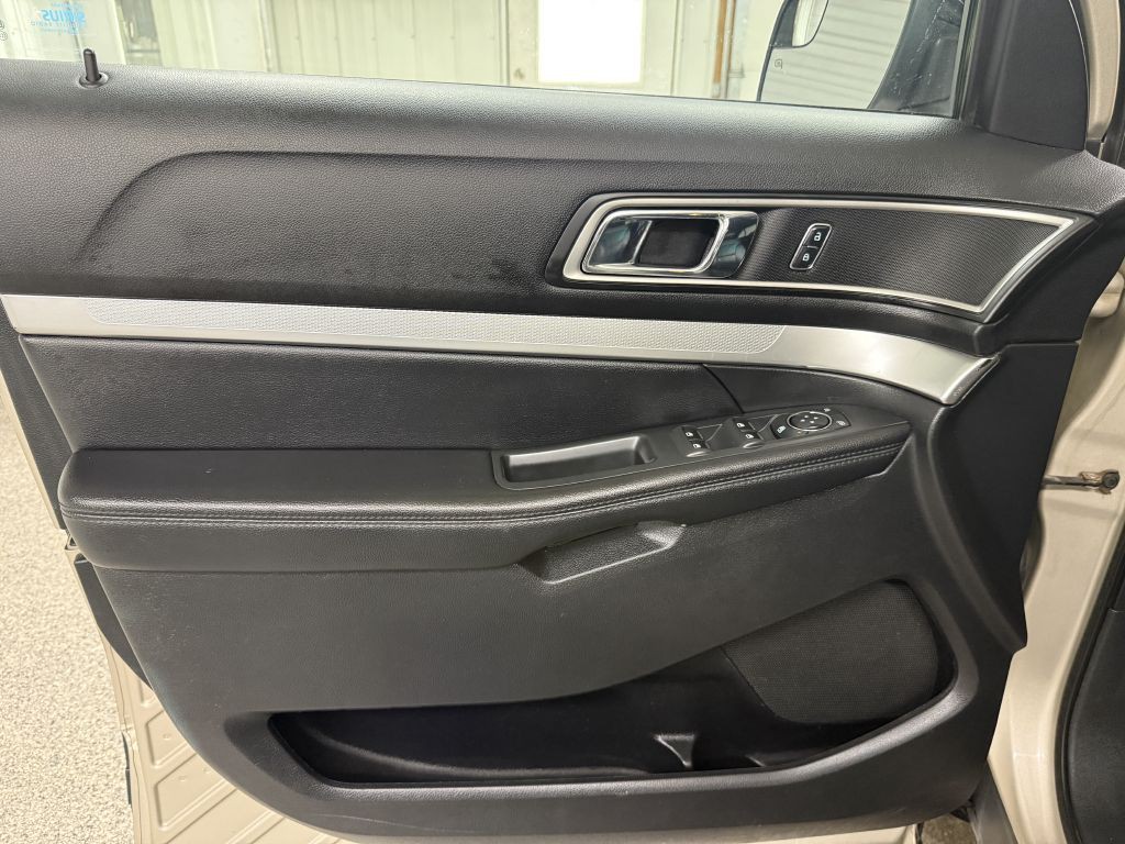 2017 Ford Explorer Image 23