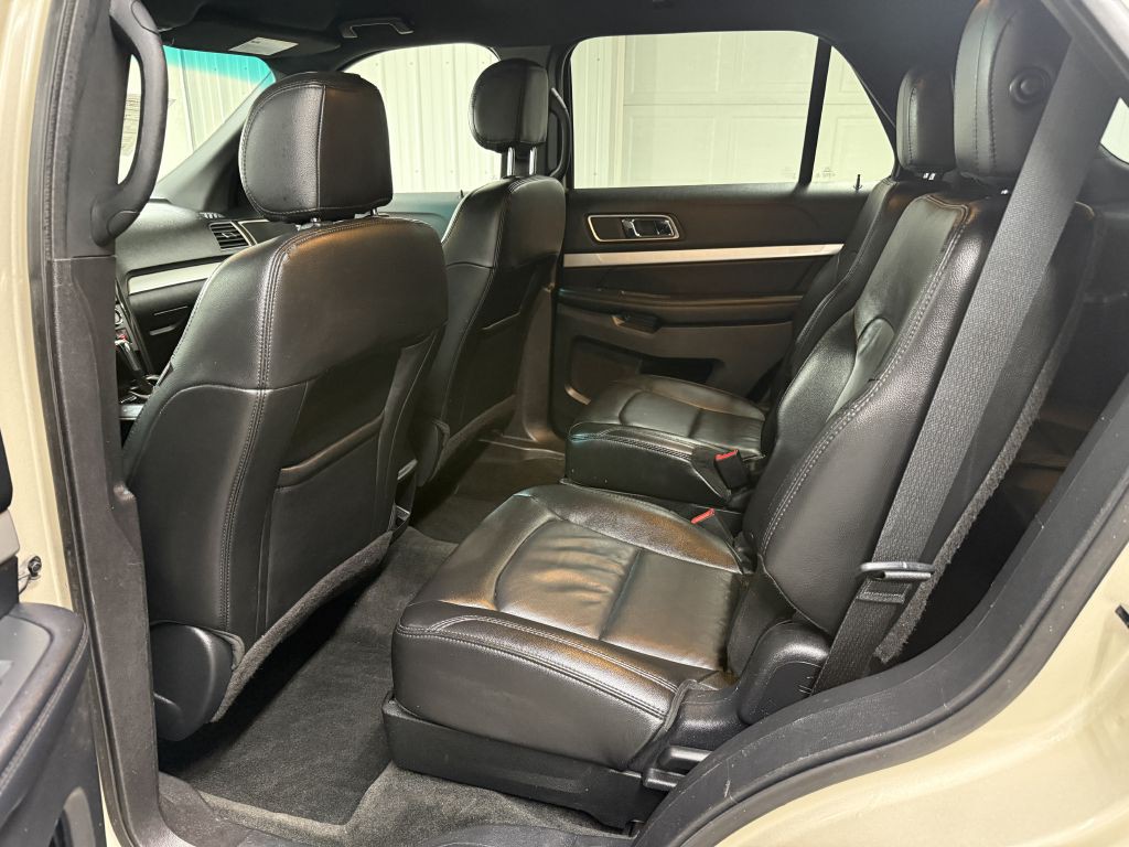2017 Ford Explorer Image 25
