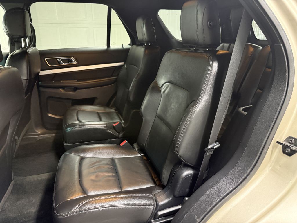2017 Ford Explorer Image 26