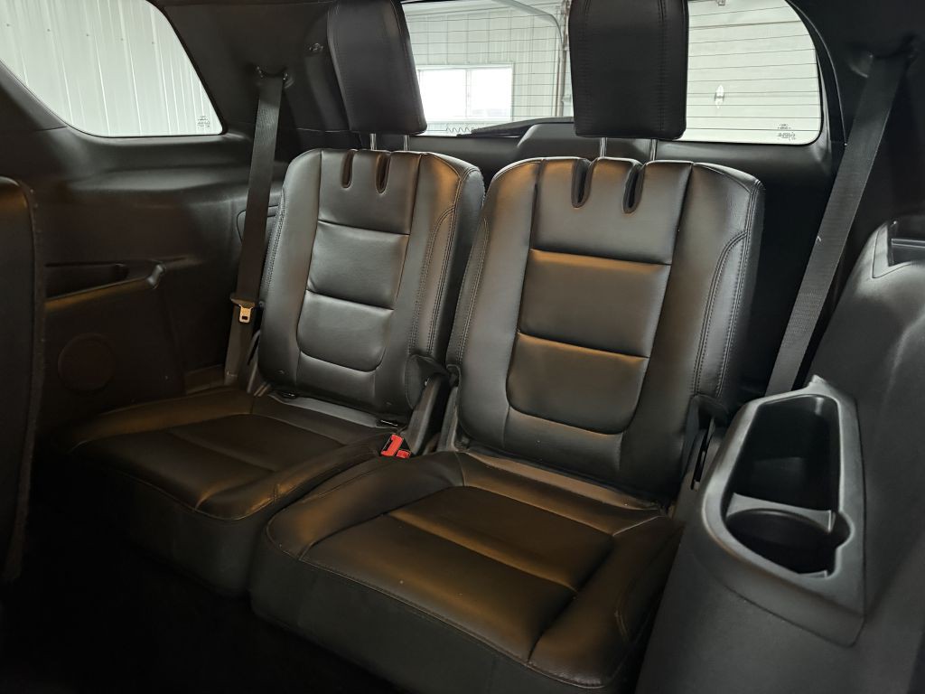 2017 Ford Explorer Image 27