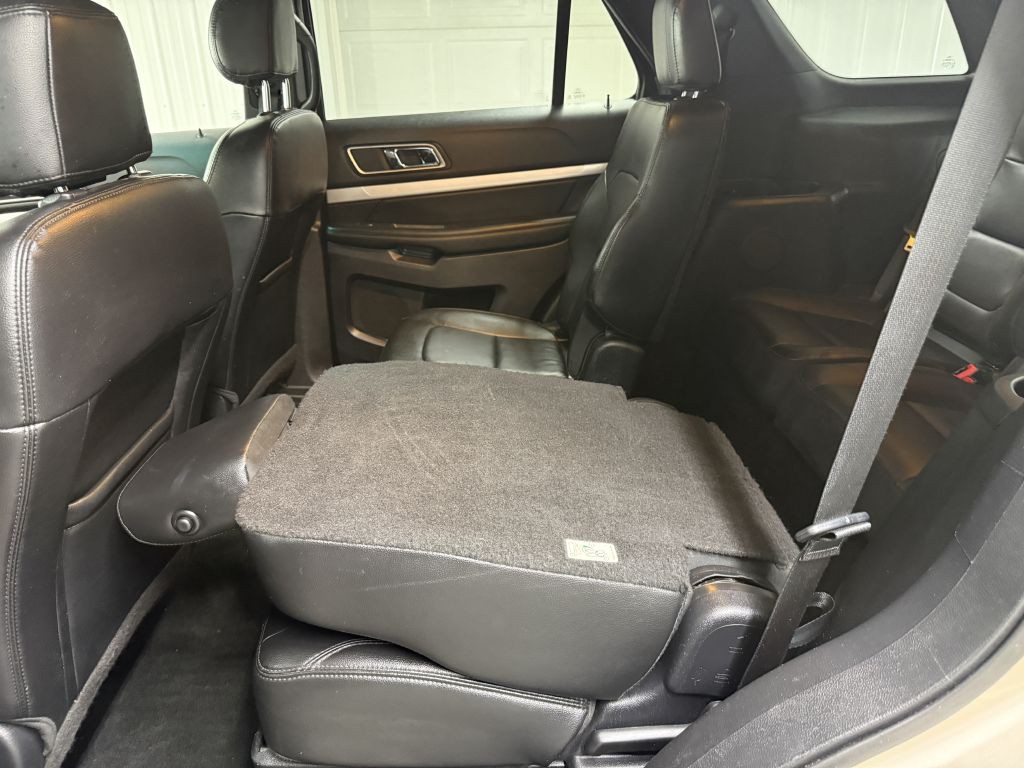 2017 Ford Explorer Image 28