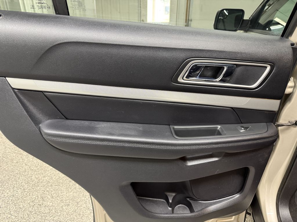 2017 Ford Explorer Image 29