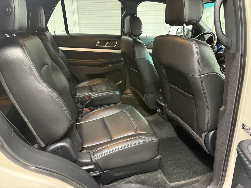 2017 Ford Explorer Image 31