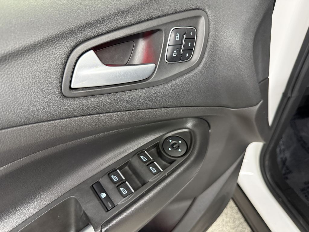 2017 Ford Escape Image 24