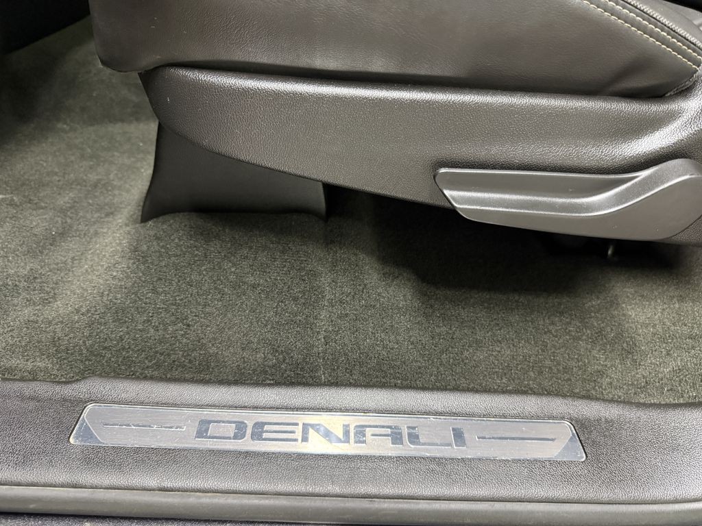 2018 GMC Yukon Image 28