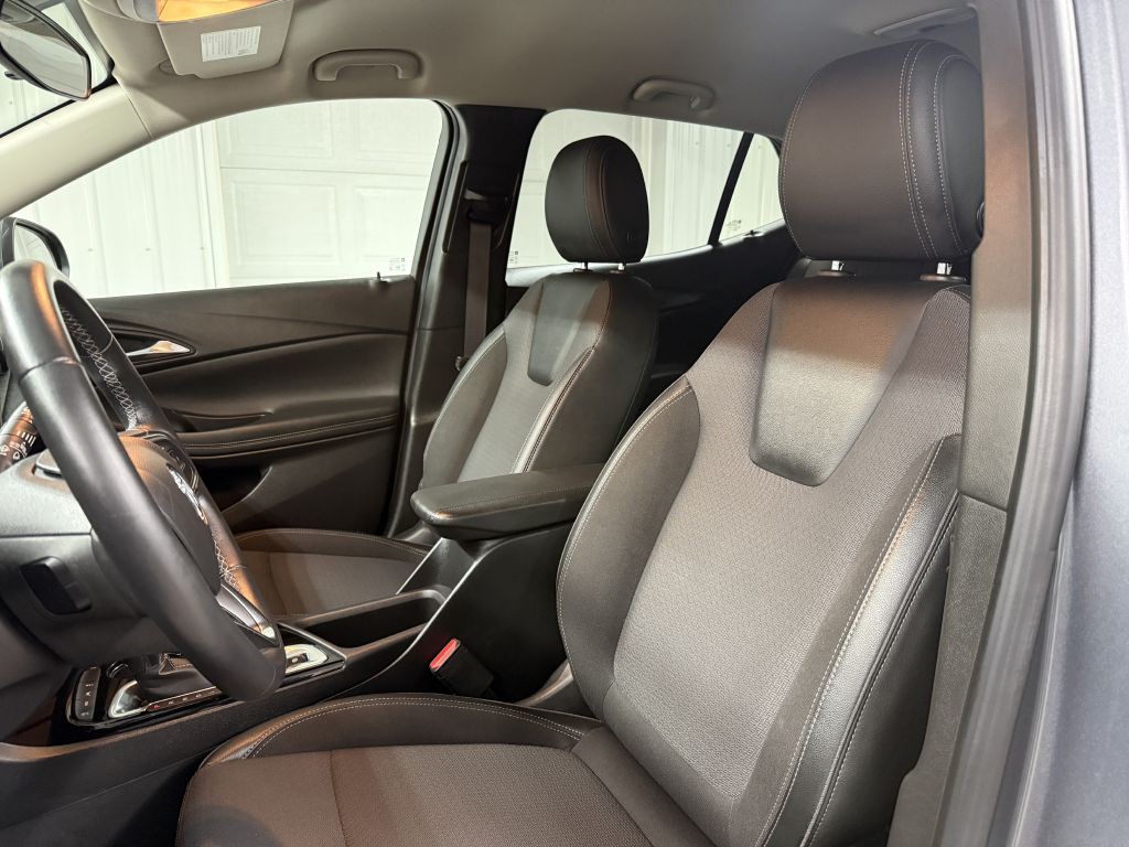 2022 Buick Enclave Image 9