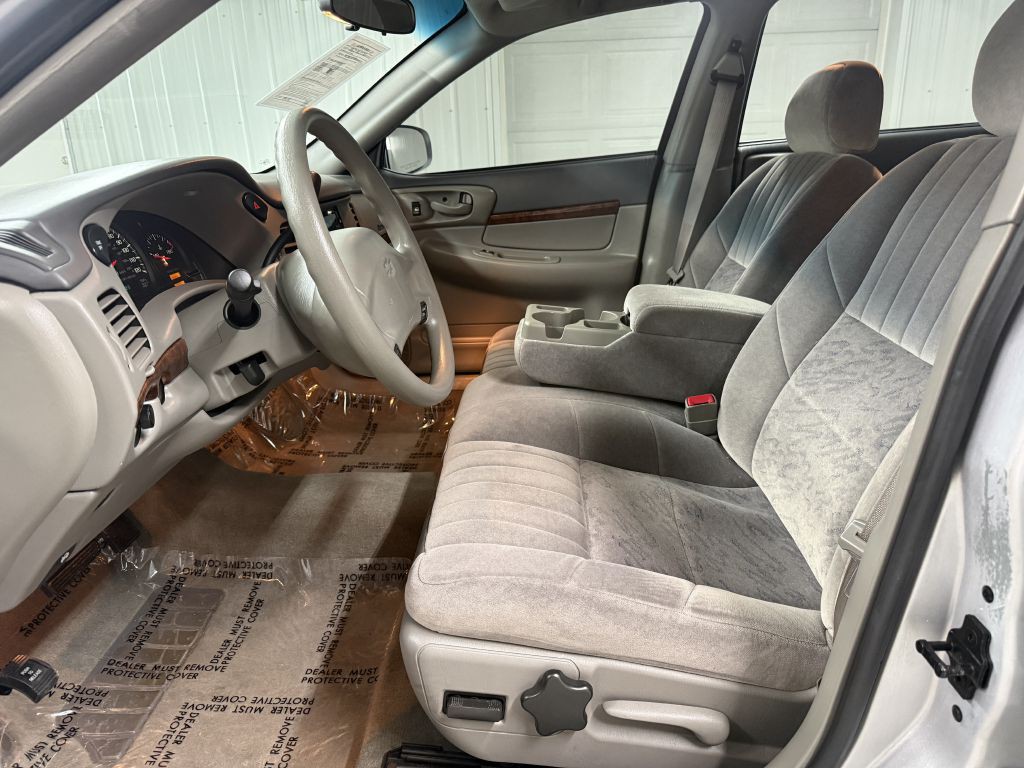 2003 Chevrolet Impala Image 13